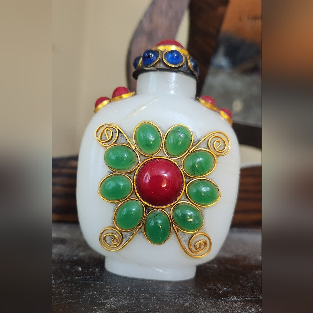 3.6" Old Chinese Marked White Glaze Cloisonne Inlaid Gemstone Snuff Bottle